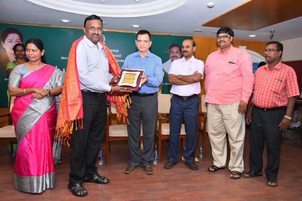 VIVA BOOKS WINS THE TAMIL NADU’S BEST PUBLISHER AWARD JOINTLY INSTITUTED BY THE DIRECTORATE OF PUBLIC LIBRARIES – SCHOOL EDUCATION DEPARTMENT, DEVANEYA PAVANAR DISTRICT CENTRAL LIBRARY AND, THE AUTHORS AND PUBLISHERS' ASSOCIATION OF INDIA.