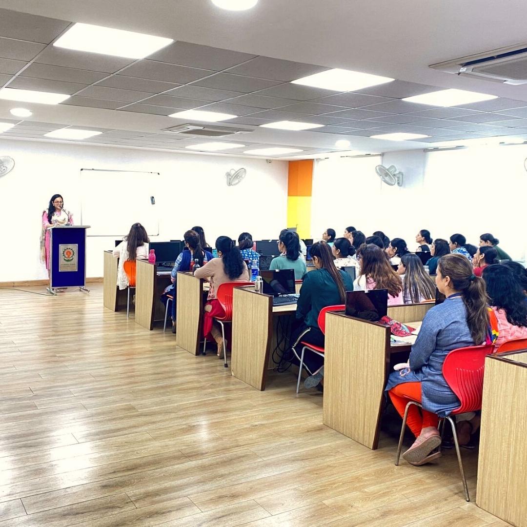 A FUN AND ENERGETIC SESSION ON 'CURRICULUM INTEGRATION WITH STORY TELLING' WAS ORGANISED BY VIVA EDUCATION FOR THE TEACHERS OF ST. THOMAS' SCHOOL, DWARKA. MS SHIVANI KANODIA EXPLAINED TO THE TEACHERS THE IMPORTANCE AND VARI