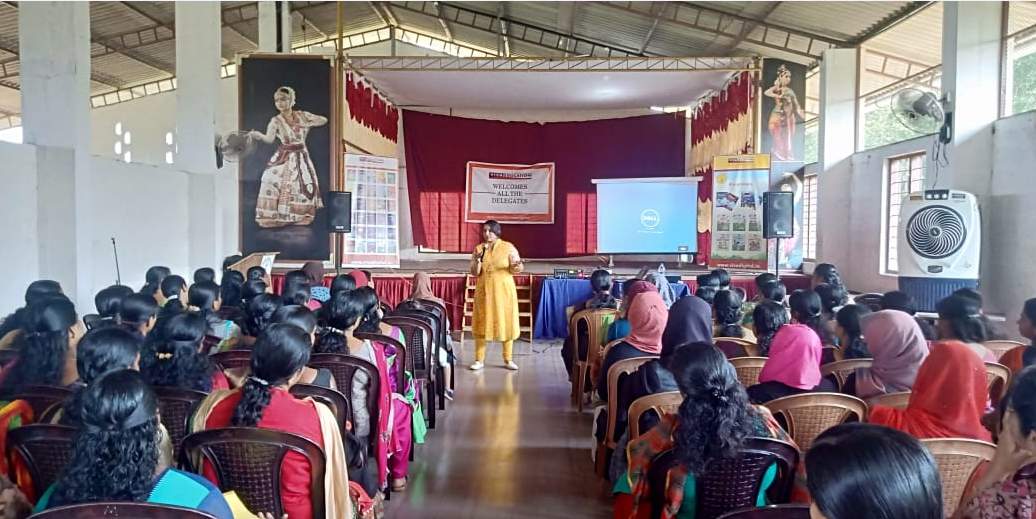 PRE-PRIMARY WORKSHOP FOR THE SAHODAYA GROUP IN VADAKARA, KERALA, CONDUCTED BY RESHMI SREEDHAR.